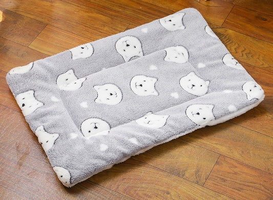 Self-Heating Cat Bed – Insulated Bedding | Soft, Washable, Moisture-Resistant